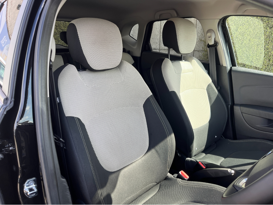 2019 Renault Captur - image 11