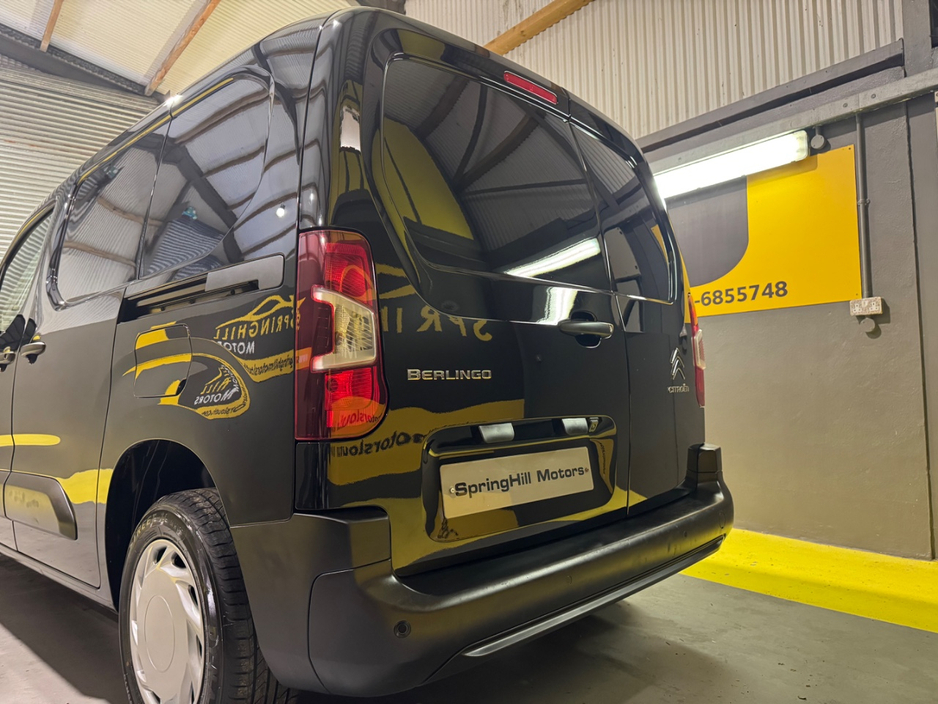 2021 Citroen Berlingo - image 13