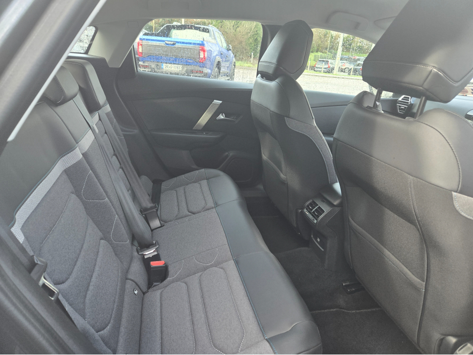 2024 Citroen C4 - image 8