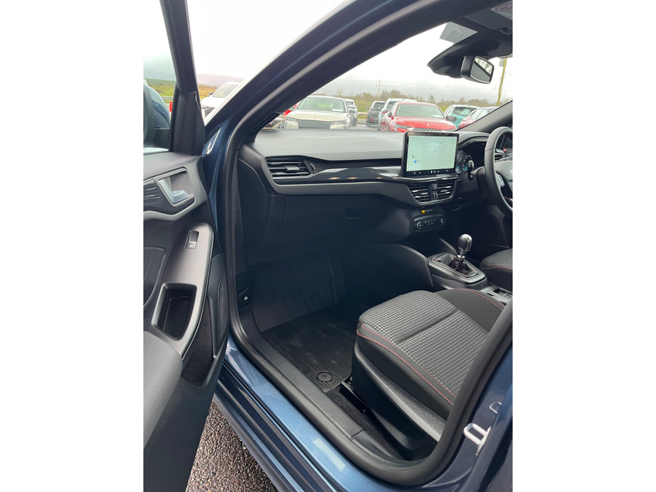 2025 Ford Focus - image 8