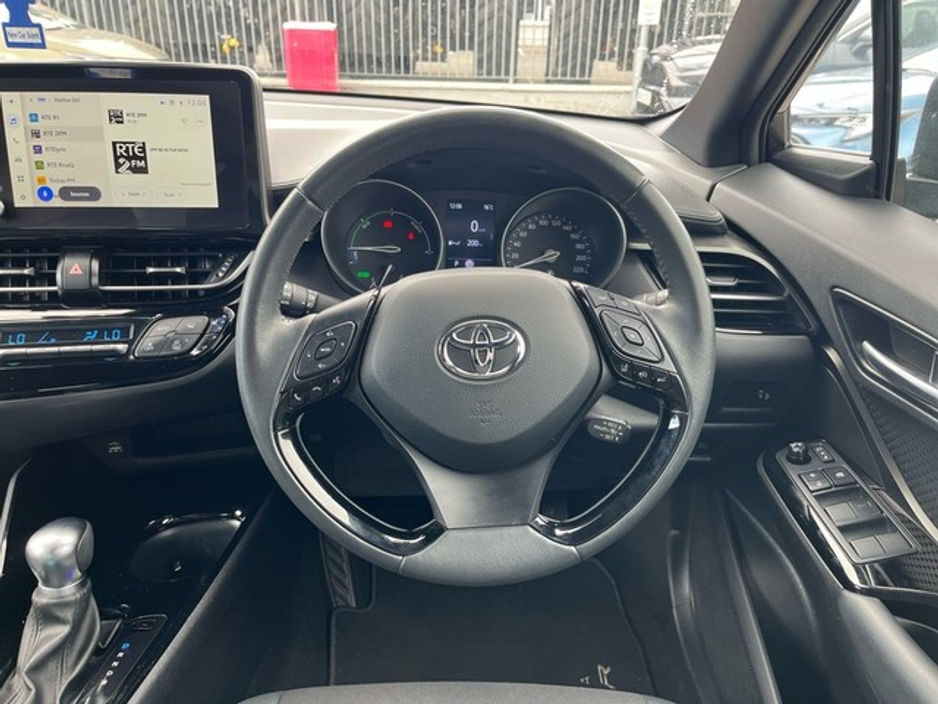 2023 Toyota C-HR - image 9