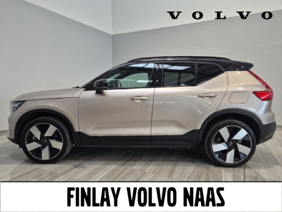 2023 Volvo XC40 - image 5