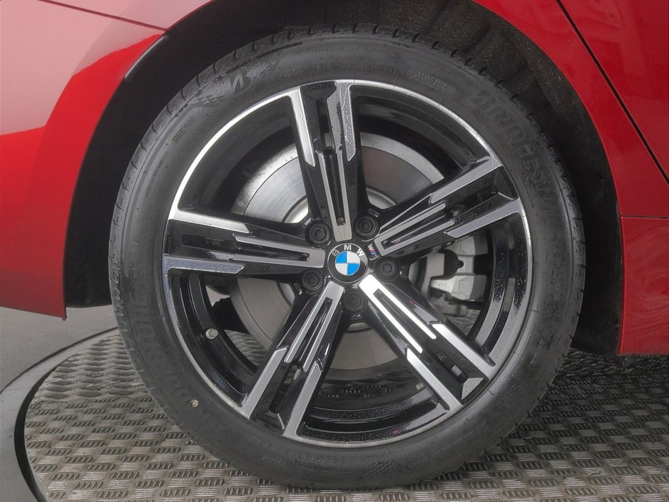 2025 BMW 3 Series - image 13