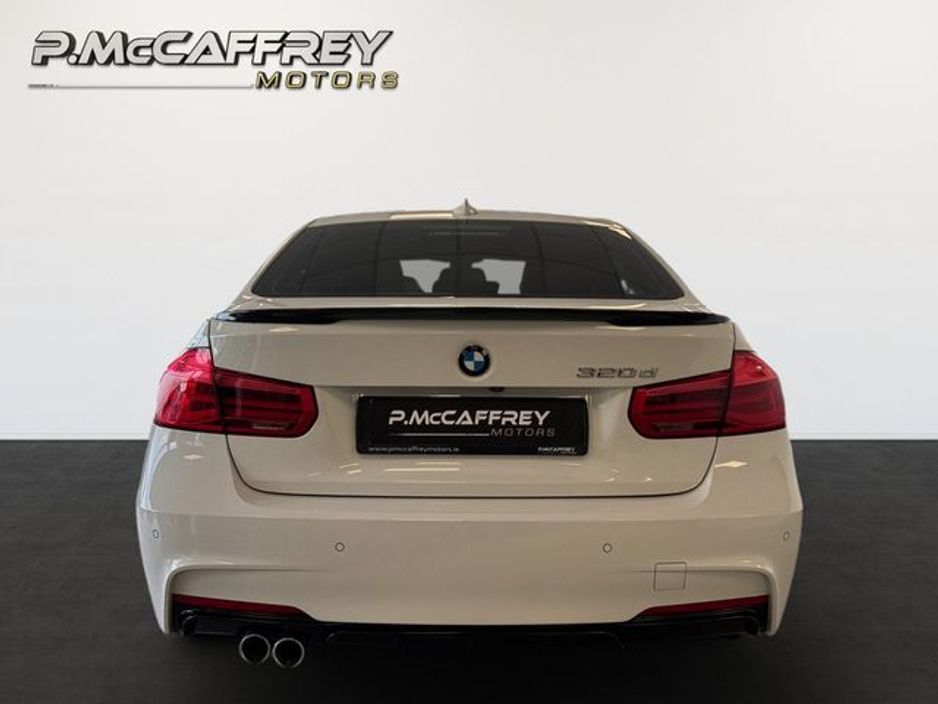 2018 BMW 3 Series - image 6