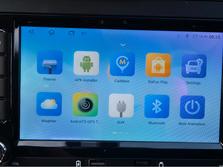 2016 Volkswagen Polo - image 8