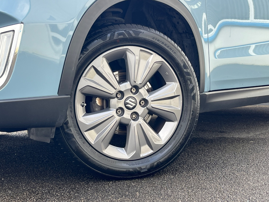 2023 Suzuki Vitara - image 5