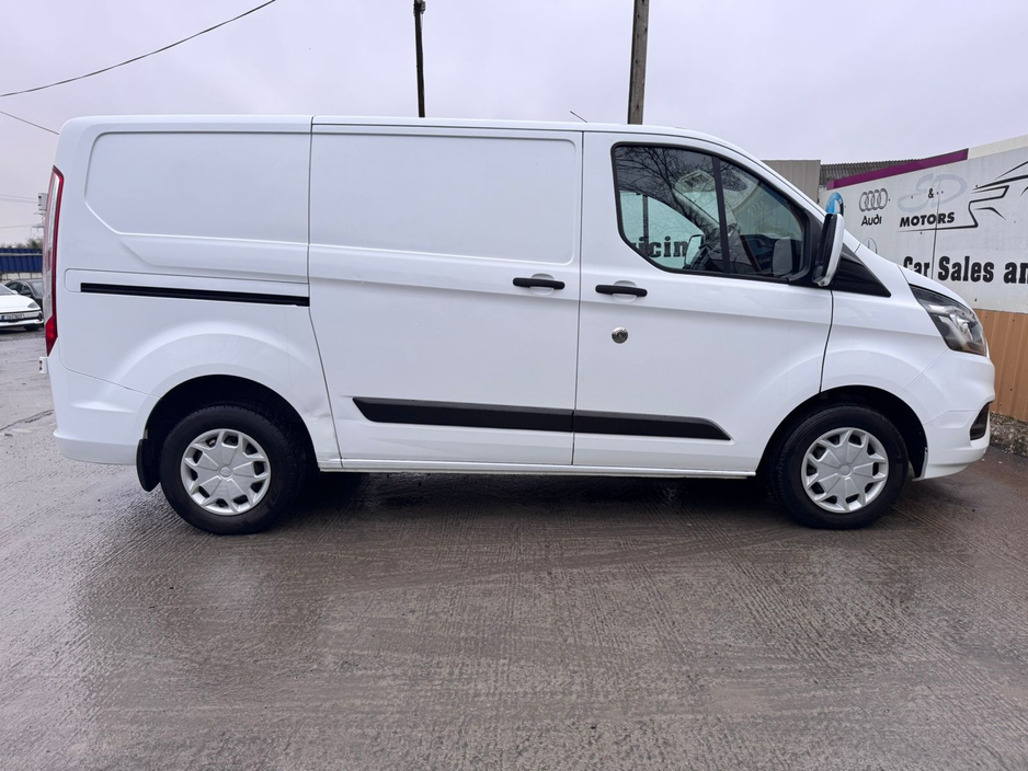 2020 Ford Transit Custom - image 17