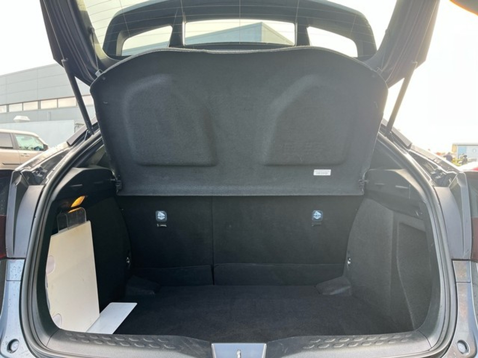 2022 Toyota C-HR - image 10