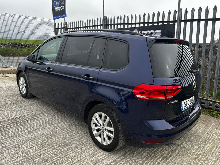 2016 Volkswagen Touran - image 6