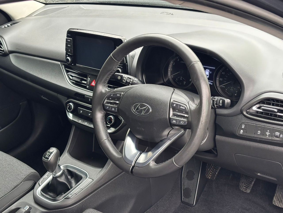 2024 Hyundai i30 - image 13