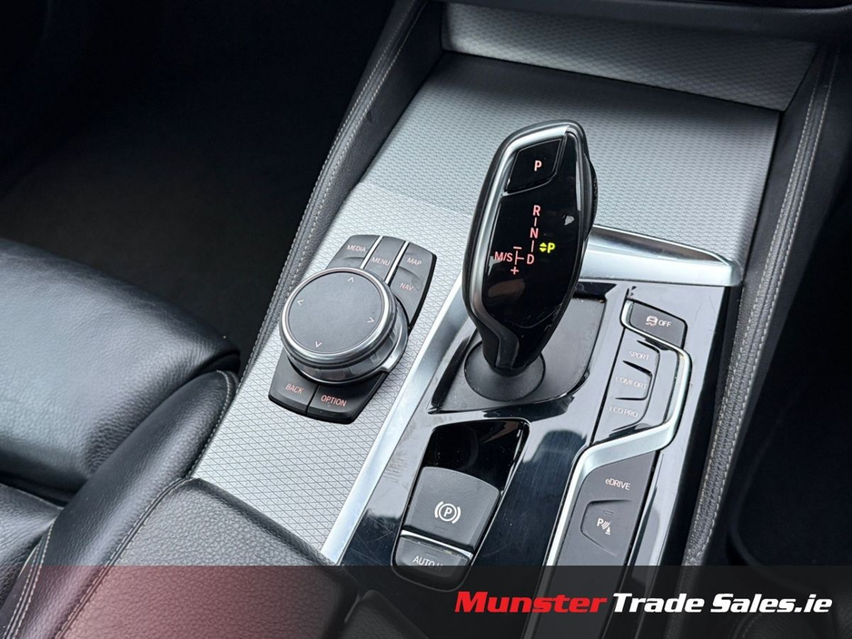 2018 BMW 5 Series - image 14