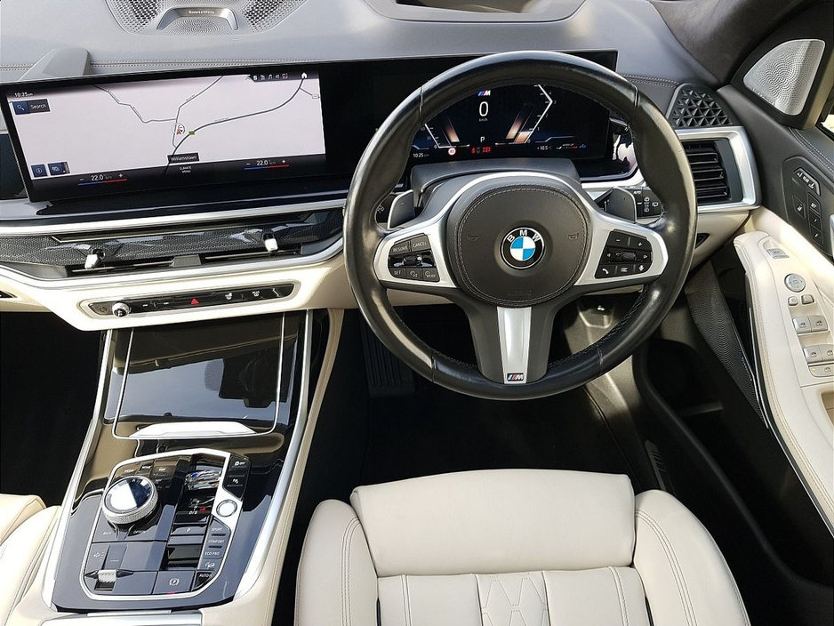 2023 BMW X7 - image 5