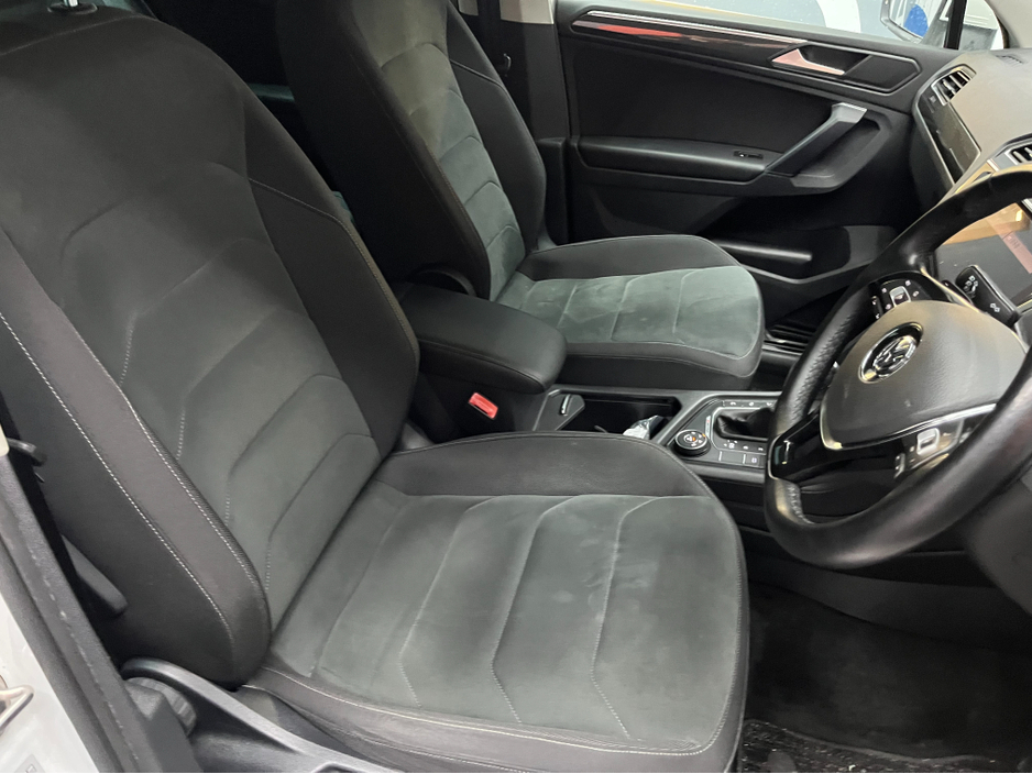 2018 Volkswagen Tiguan - image 11