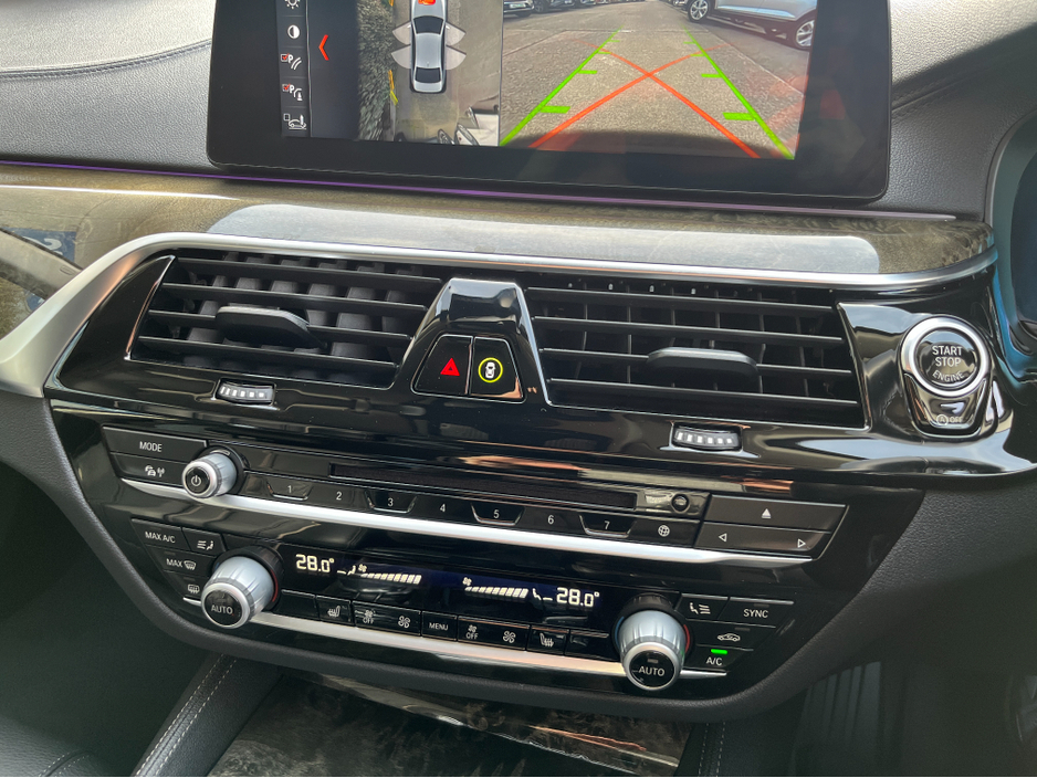 2018 BMW 5 Series - image 24