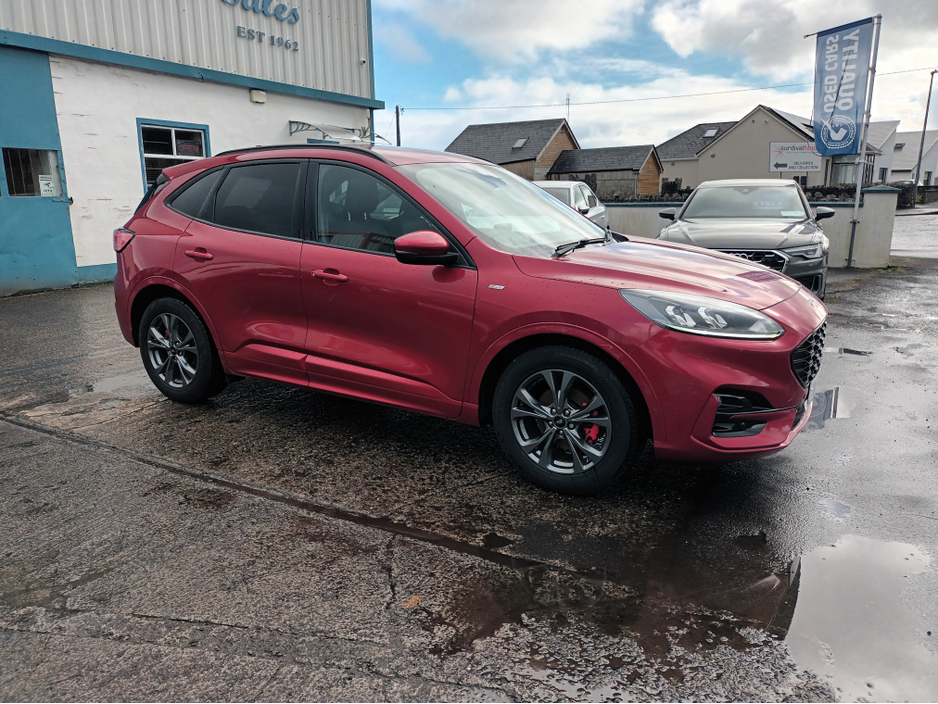 2022 Ford Kuga - image 4