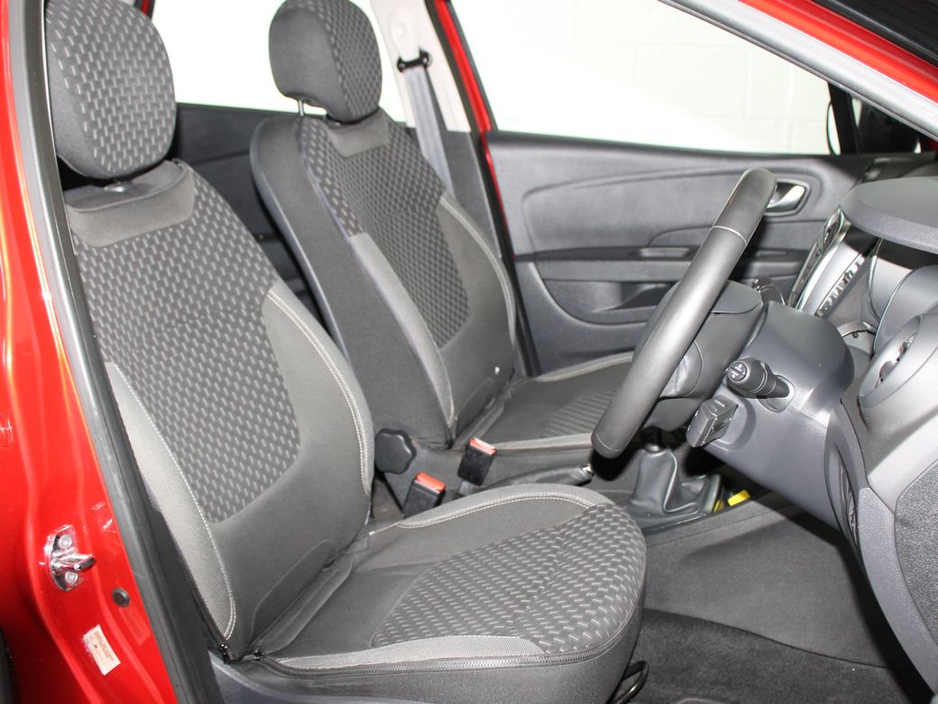 2018 Renault Captur - image 13