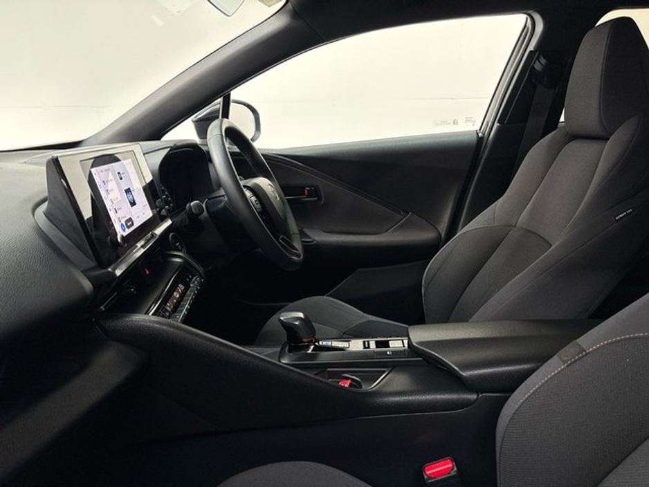 2024 Toyota C-HR - image 6