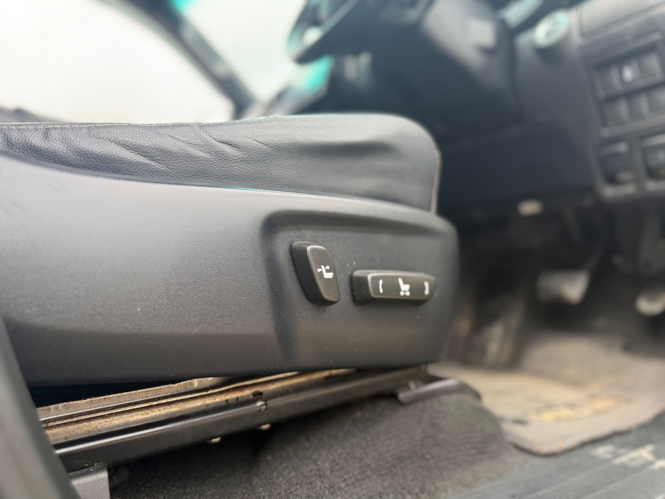 2018 Toyota Hilux - image 11