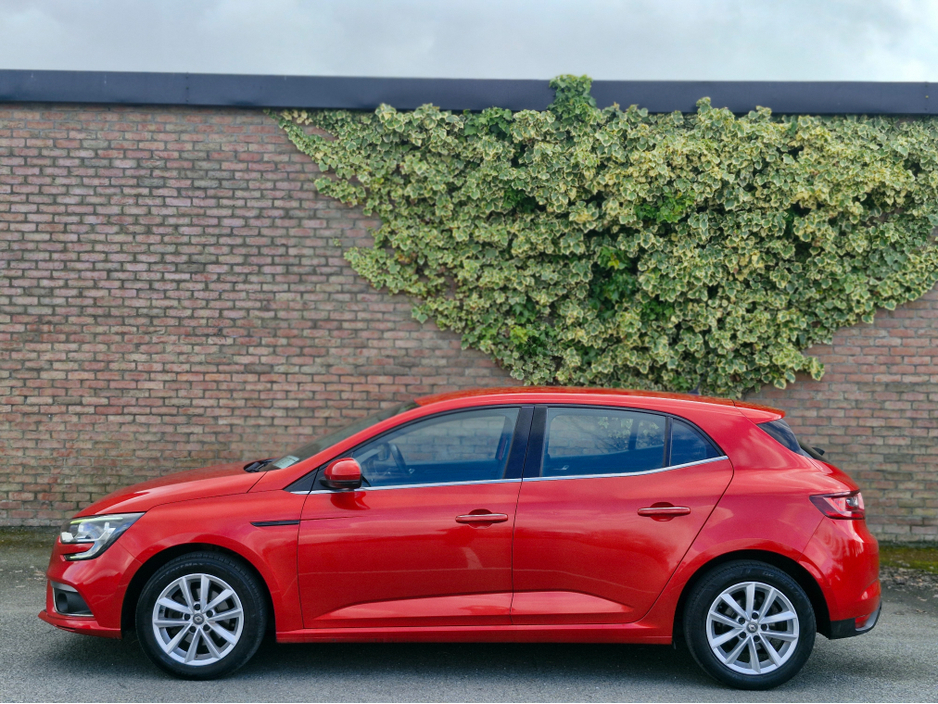 2019 Renault Megane - image 8