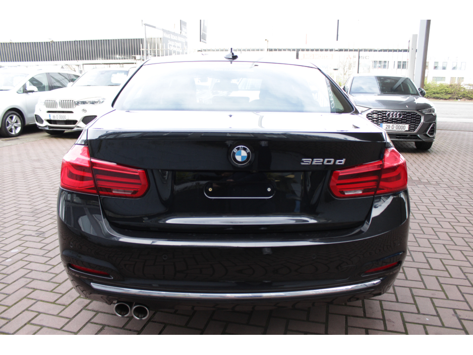 2018 BMW 3 Series - image 5