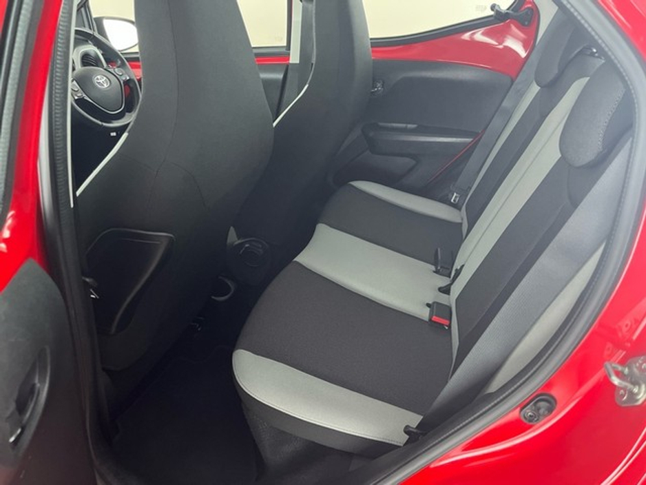 2017 Toyota Aygo X-PLAY Automatic €10,950