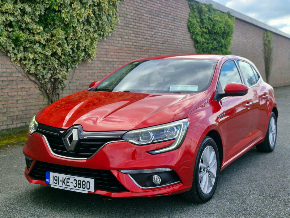 2019 Renault Megane - image 12