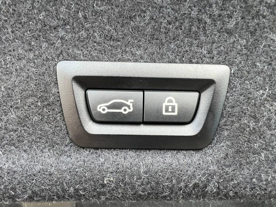 2020 BMW 3 Series - image 15