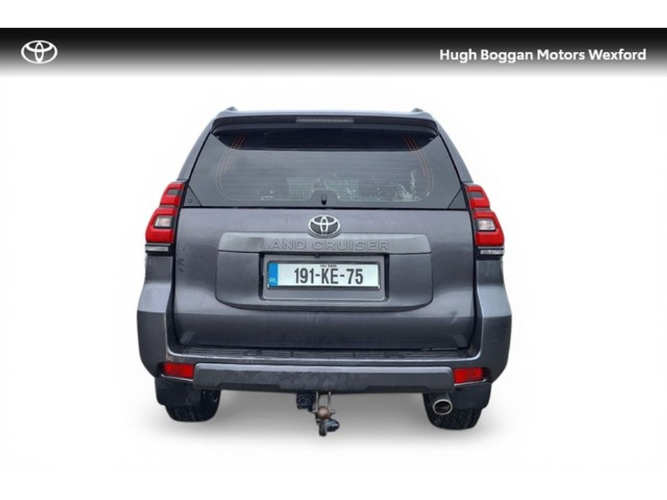 2019 Toyota Landcruiser - image 4