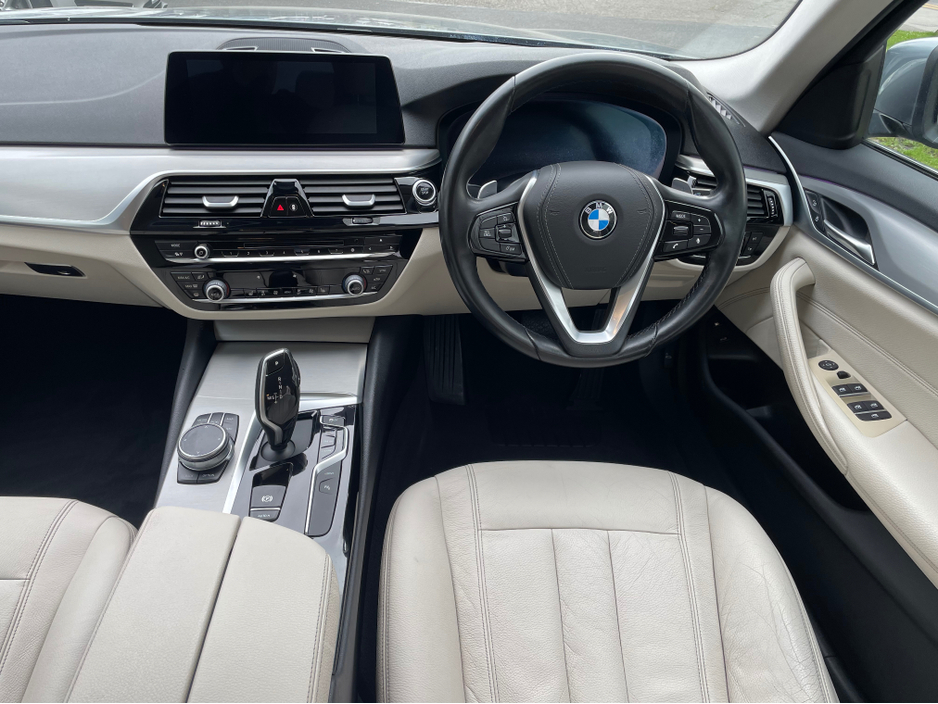 2018 BMW 5 Series - image 15