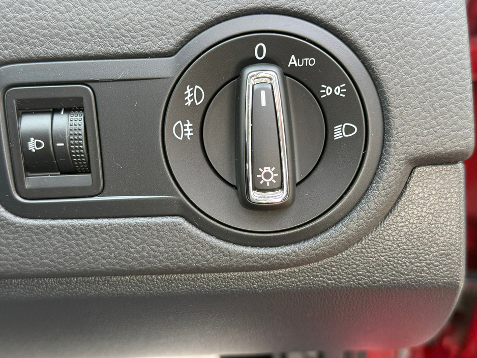 2015 Volkswagen Polo  €12,390