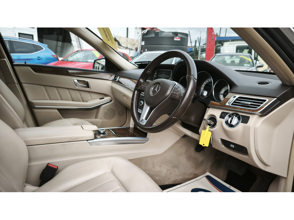 2016 Mercedes-Benz E Class - image 6