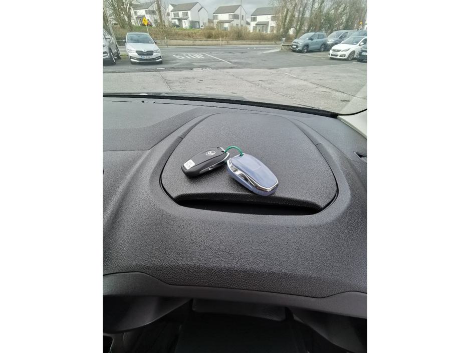 2025 Citroen Berlingo - image 2