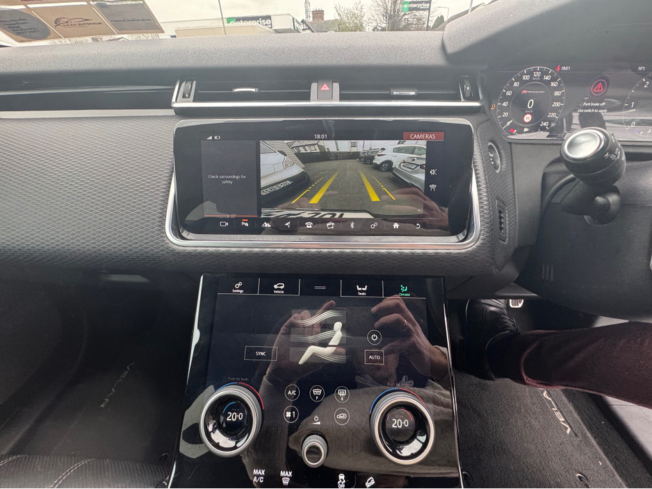 2018 Land Rover Range Rover Velar - image 15