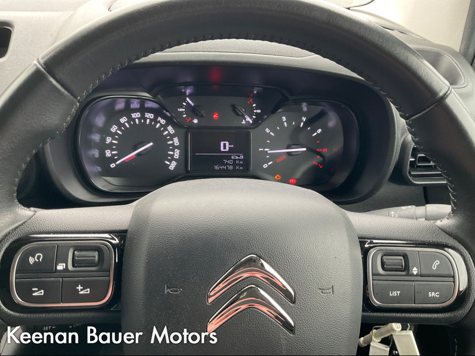 2022 Citroen Berlingo - image 10