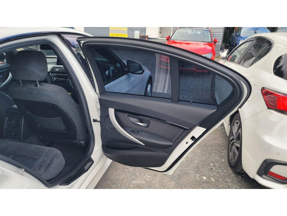 2016 BMW 3 Series - image 11