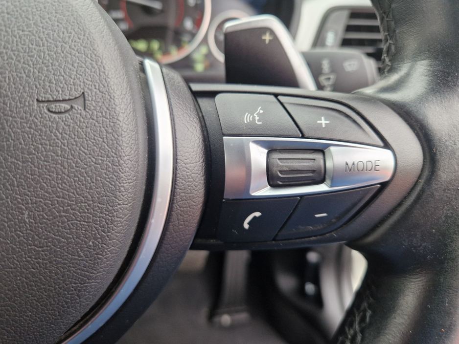 2013 BMW 3 Series - image 35