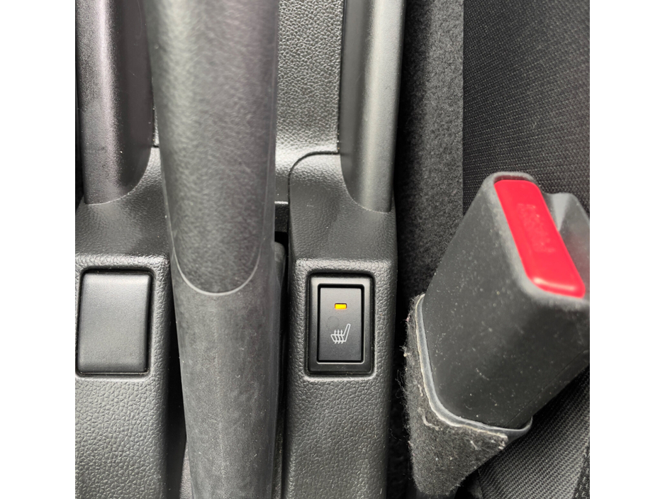 2020 Suzuki Swift - image 10