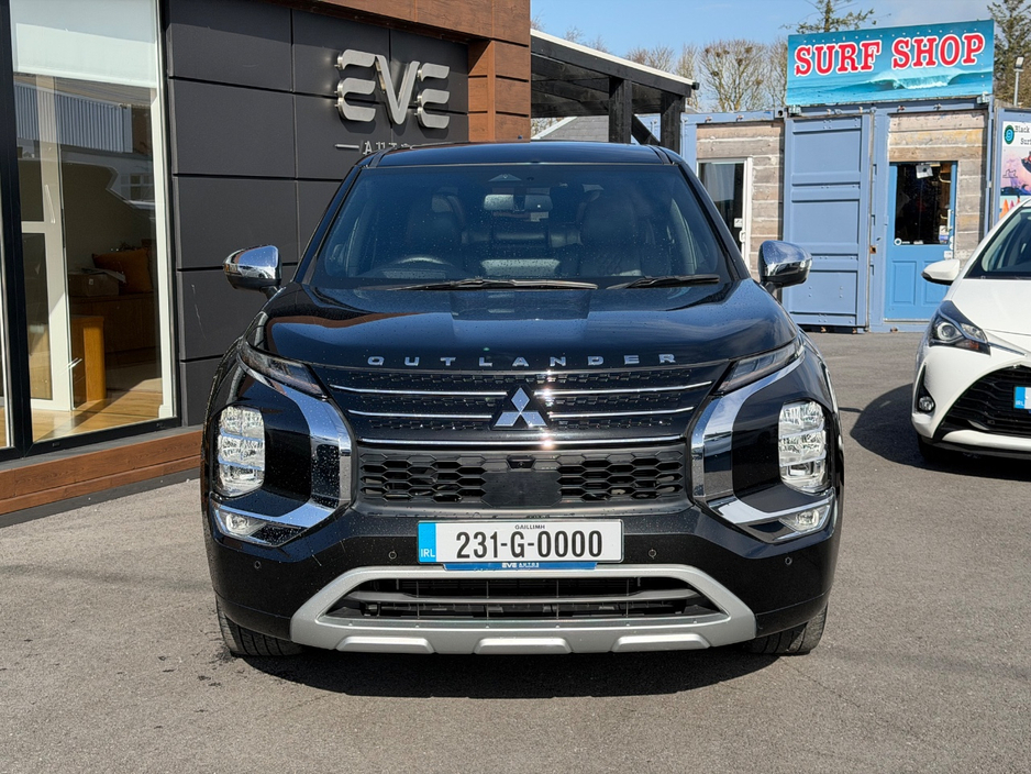 2023 Mitsubishi Outlander - image 12