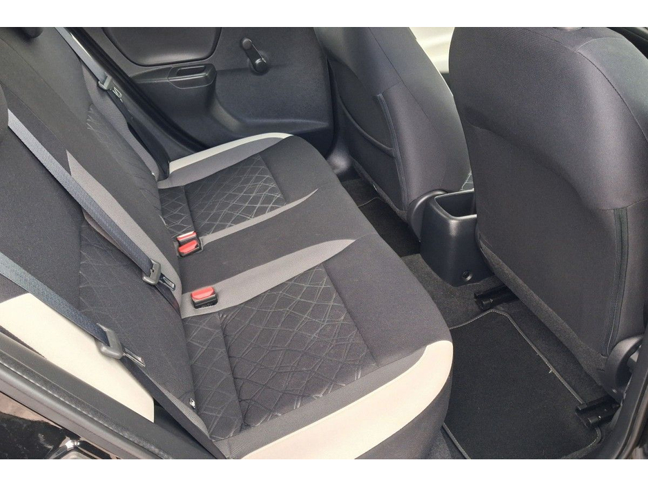 2017 Nissan Micra - image 7