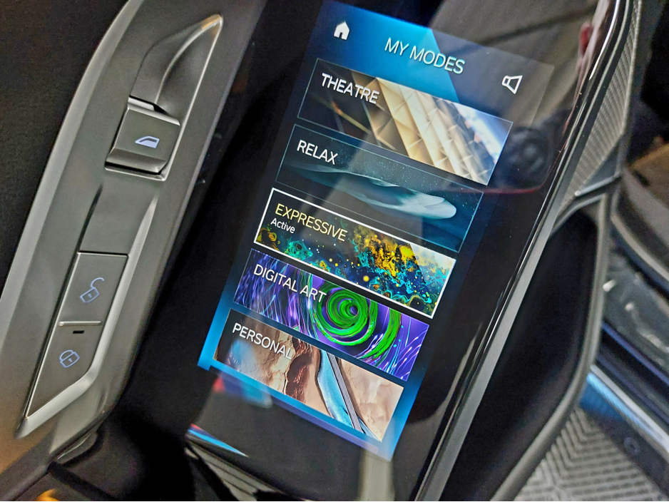 2023 BMW i7 - image 22