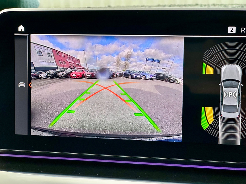 2022 BMW 5 Series - image 20