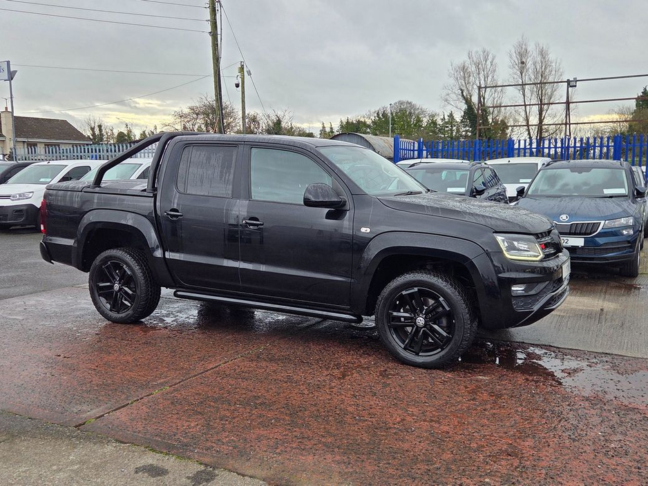 2017 Volkswagen Amarok - image 9
