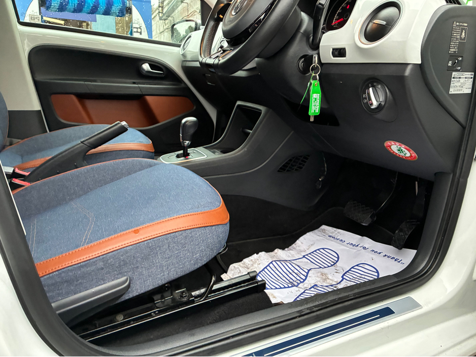 2016 Volkswagen up! 1.0i Petrol Jeans Up Automatic €10,750