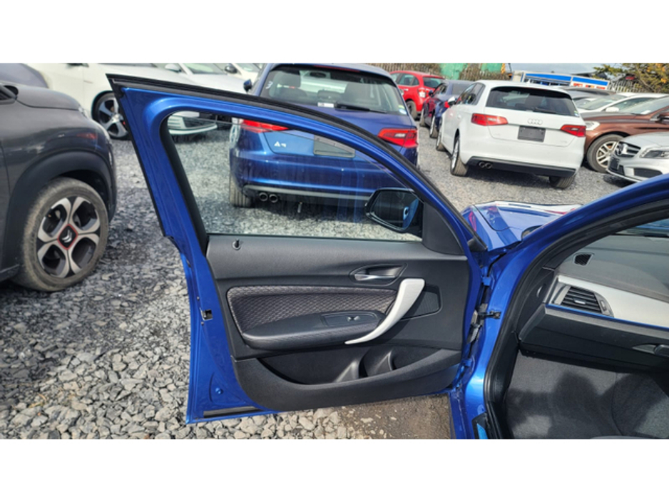 2015 BMW 1 Series - image 12