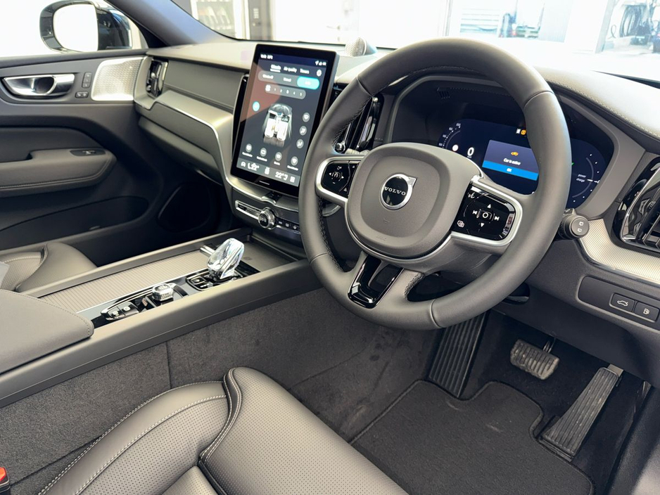 2026 Volvo XC60 - image 6