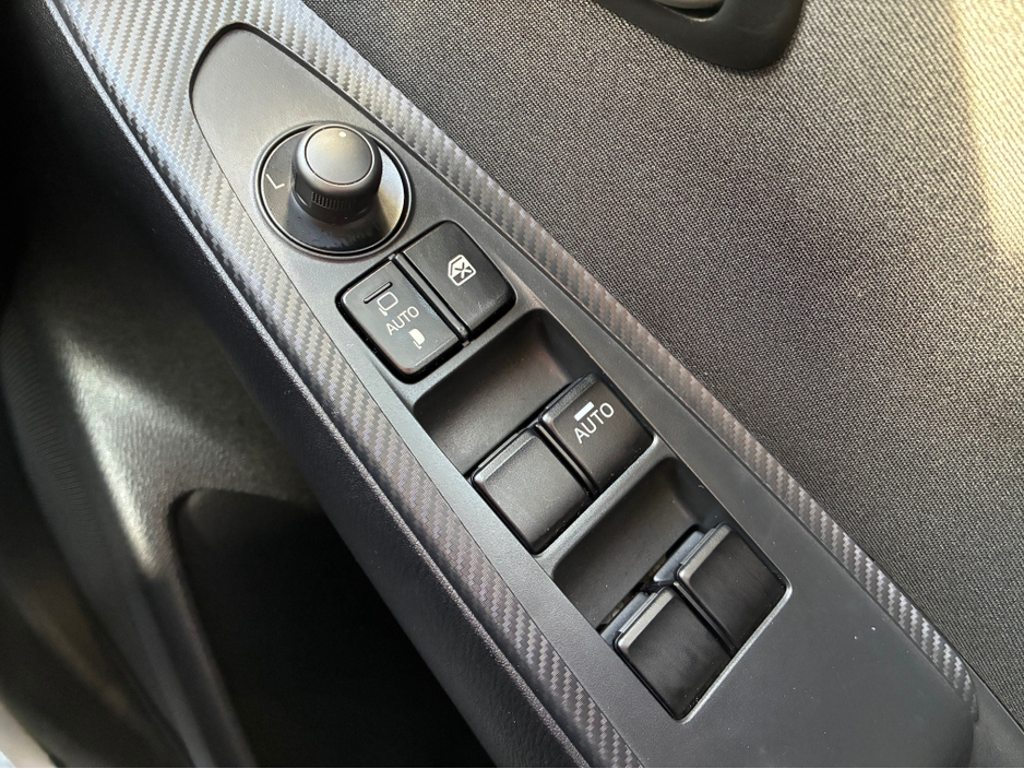 2017 Mazda Demio - image 14