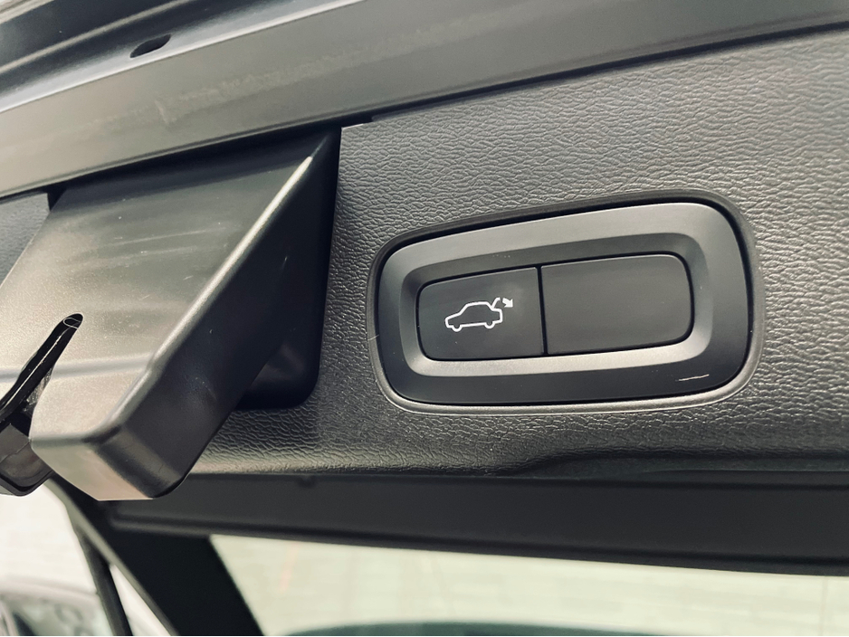 2023 Volvo XC60 - image 22