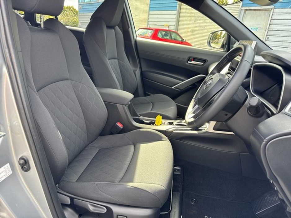 2025 Toyota Corolla Cross - image 11