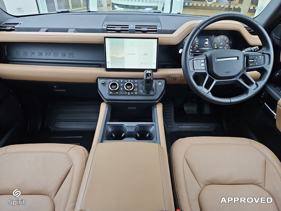 2025 Land Rover Defender - image 4