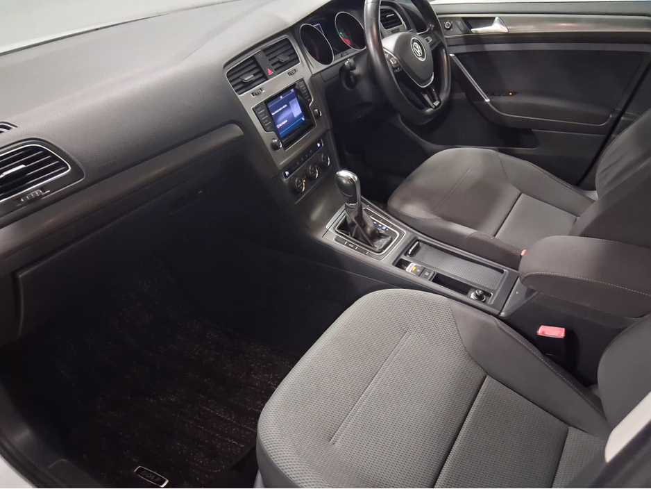 2013 Volkswagen Golf **AUTO - LOW KMS** €10,995